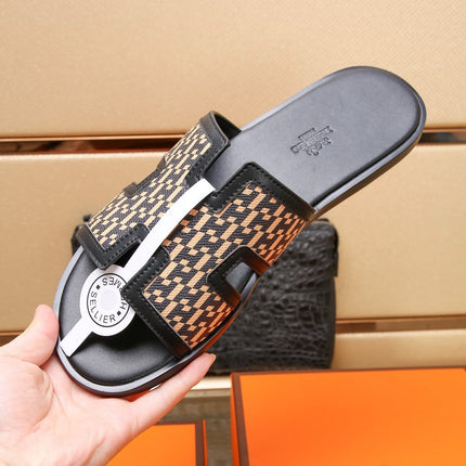 HM ORAN SANDAL BLACK AND PEACHY LAMBSKIN