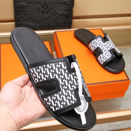 HM ORAN SANDAL BLACK AND WHITE LAMBSKIN