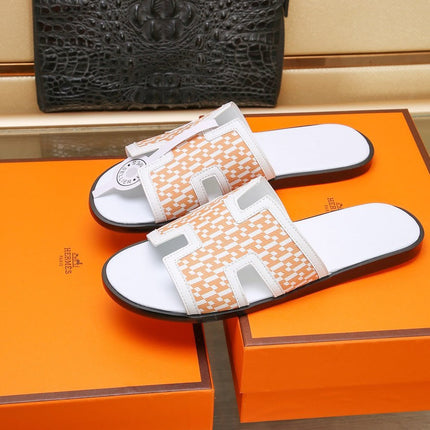 HM ORAN SANDAL WHITE AND TANGERINE LAMBSKIN
