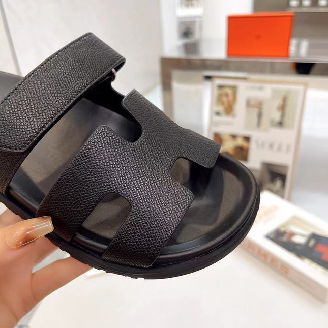 CHYPRE SANDAL IN BLACK CALFSKIN 186752