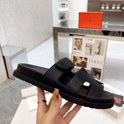 CHYPRE SANDAL IN BLACK CALFSKIN 186752