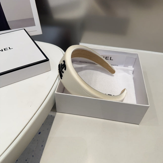 WHITE FABRIC HAIRBAND 418941