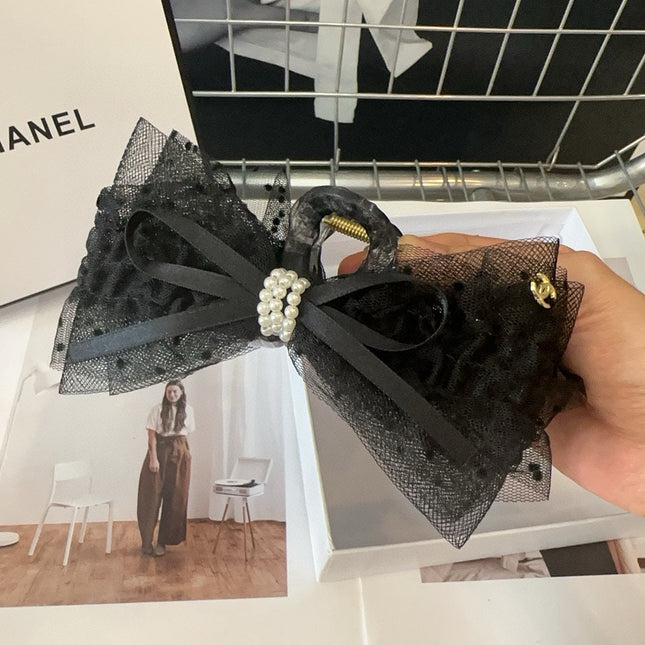 BLACK VOILE FABRIC AND RESIN 423649