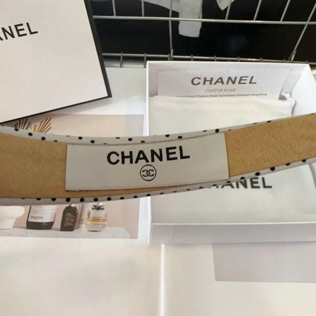 WHITE FABRIC HAIRBAND 423657