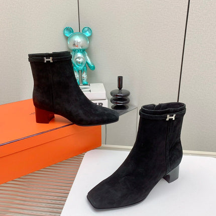 WOMEN'S NEO ANKLE BOOT IN BLACK SUEDE