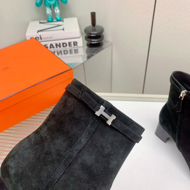 WOMEN'S NEO ANKLE BOOT IN BLACK SUEDE