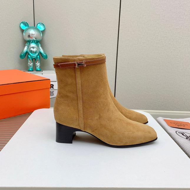 WOMEN'S NEO ANKLE BOOT IN PEANUT BROWN SUEDE