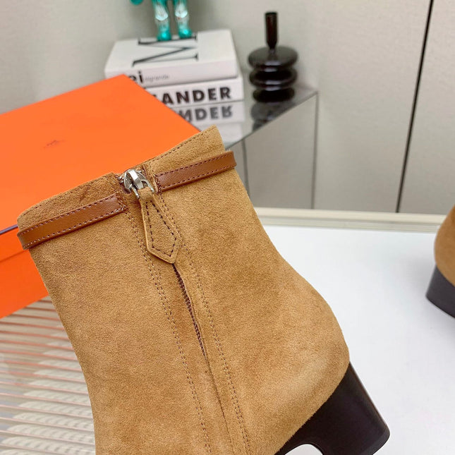 WOMEN'S NEO ANKLE BOOT IN PEANUT BROWN SUEDE