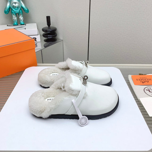 SLIP-ON MULE IN WHITE CALFSKIN AND SHEARLING LINING