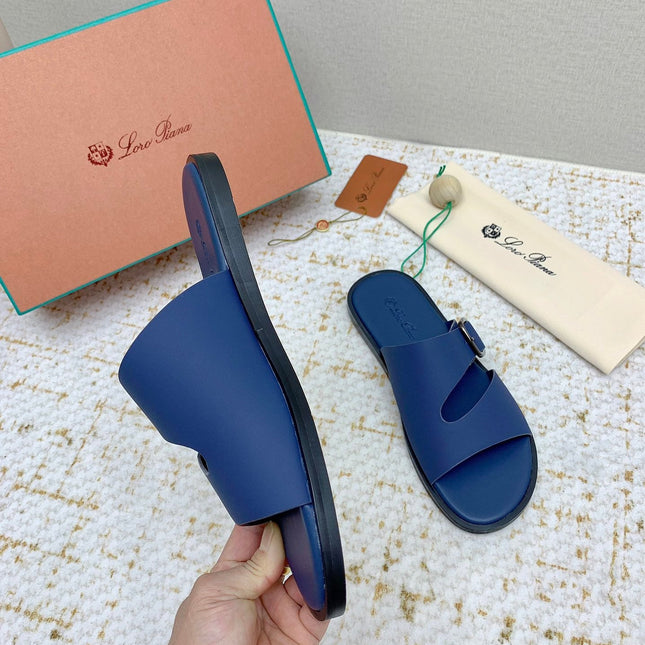 SANDALS IN CLASSIC BLUE CALFSKIN