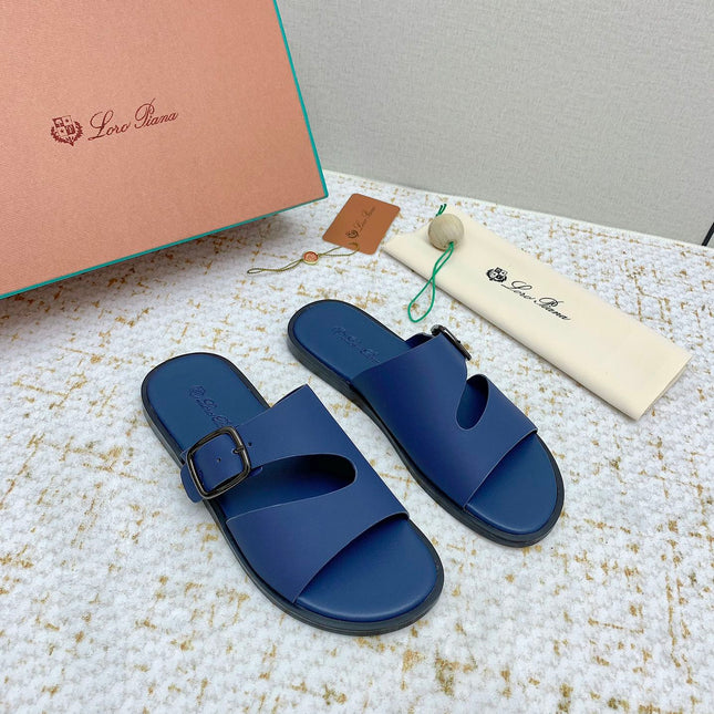 SANDALS IN CLASSIC BLUE CALFSKIN