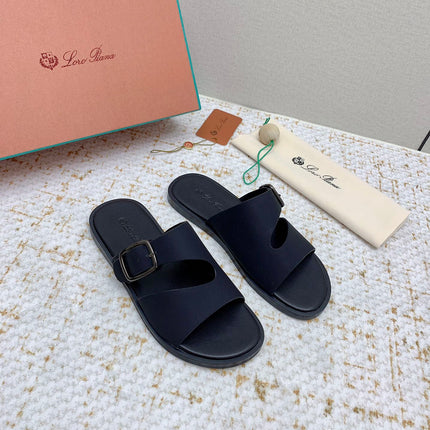 SANDALS IN BLACK CALFSKIN