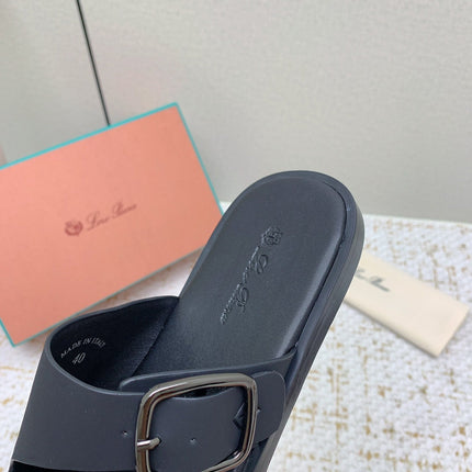 SANDALS IN BLACK CALFSKIN