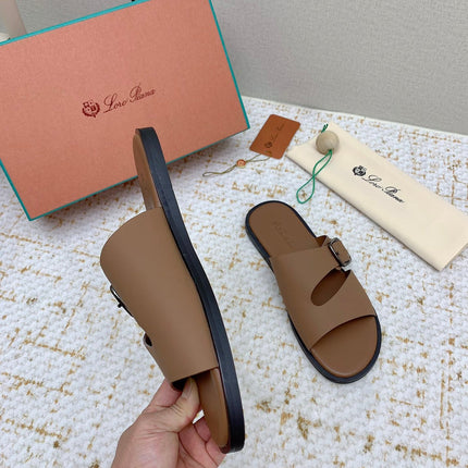 SANDALS IN LIGHT BROWN CALFSKIN