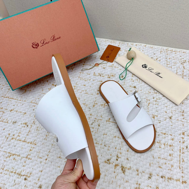 SANDALS IN WHITE CALFSKIN