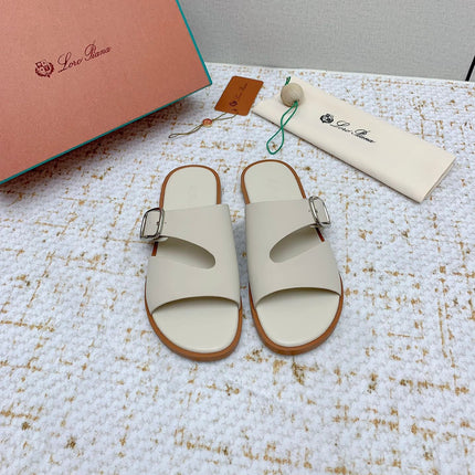 SANDALS IN CREAM WHITE CALFSKIN