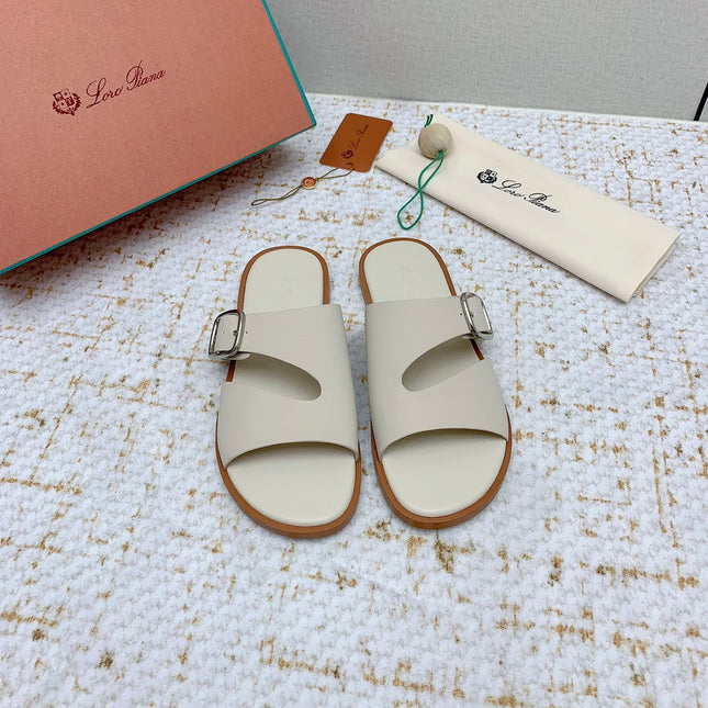 SANDALS IN CREAM WHITE CALFSKIN