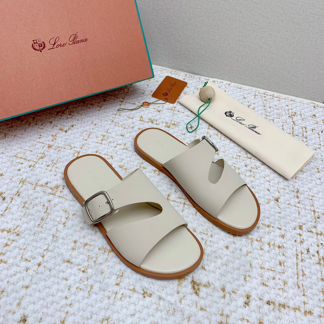 SANDALS IN CREAM WHITE CALFSKIN