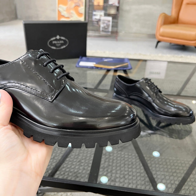 PRA LACE-UP SHOES IN GLOSSY BLACK CALFSKIN