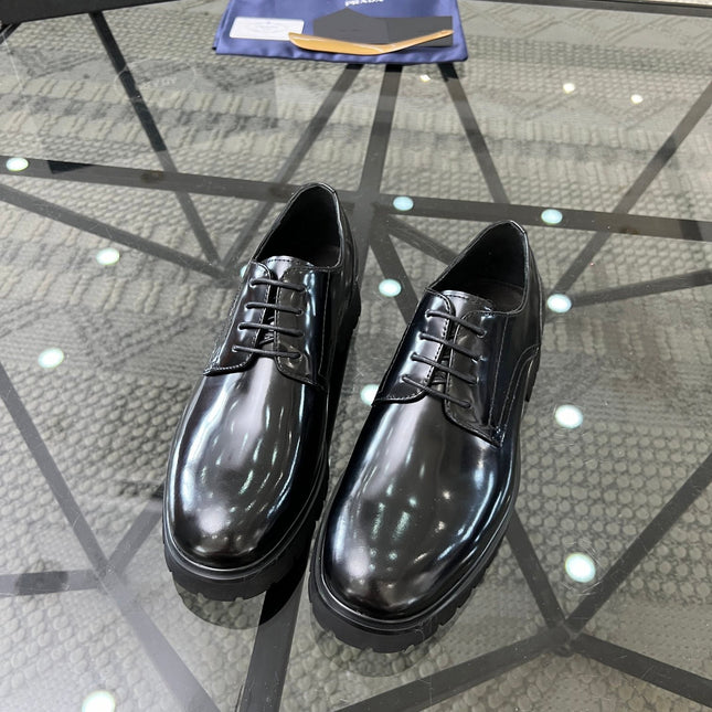 PRA LACE-UP SHOES IN GLOSSY BLACK CALFSKIN