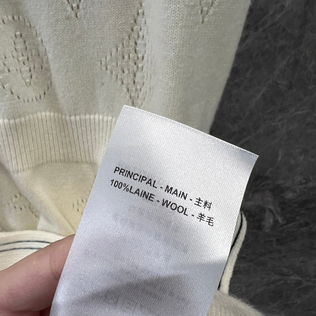 LV 25 White Monogram Wool