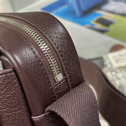 MEDIUM 23 PEBBLE MESSENGER BAG IN HICKORY BROWN SUPPLE GRAINED CALFSKIN