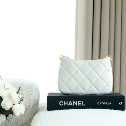 CHANEL 25S HOBO BAG 19.5 CM IN WHITE CALFSKIN WITH GOLD HARDWARE
