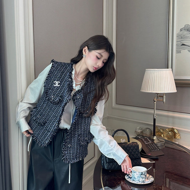 CHANEL 25S ROUND NECK TWEED VEST STYLE 151