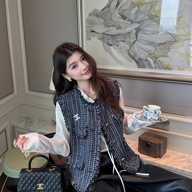 CHANEL 25S ROUND NECK TWEED VEST STYLE 151