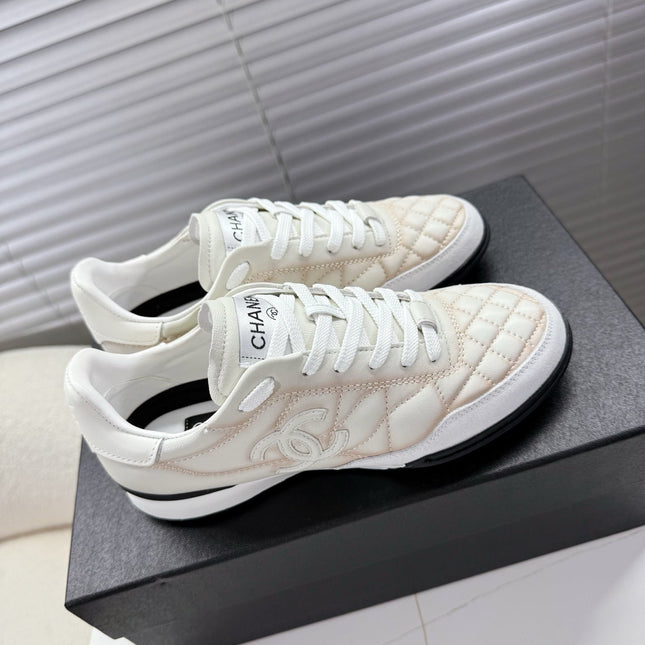 CHANEL 25S TRAINERS WHITE AND LIGHT CORAL IN CALFSKIN