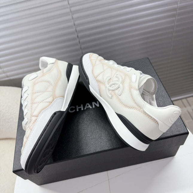 CHANEL 25S TRAINERS WHITE AND LIGHT CORAL IN CALFSKIN