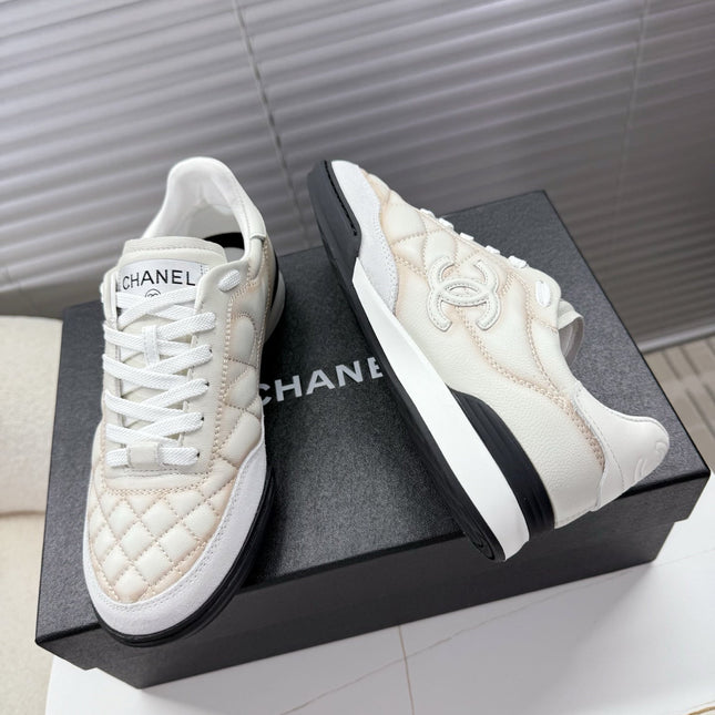 CHANEL 25S TRAINERS WHITE AND LIGHT CORAL IN CALFSKIN