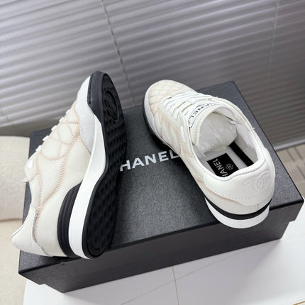 CHANEL 25S TRAINERS WHITE AND LIGHT CORAL IN CALFSKIN