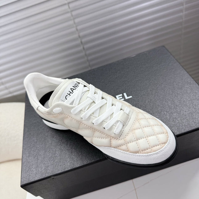 CHANEL 25S TRAINERS WHITE AND LIGHT CORAL IN CALFSKIN