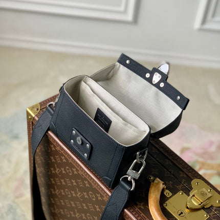 SOUL TRUNK 19 IN BLACK CALFSKIN SILVER HARDWARE