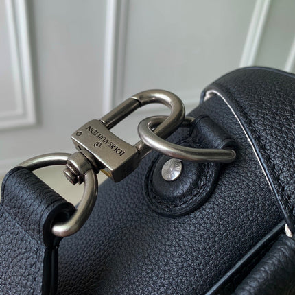 SOUL TRUNK 19 IN BLACK CALFSKIN SILVER HARDWARE