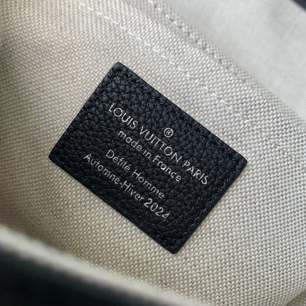 SOUL TRUNK 19 IN BLACK CALFSKIN SILVER HARDWARE