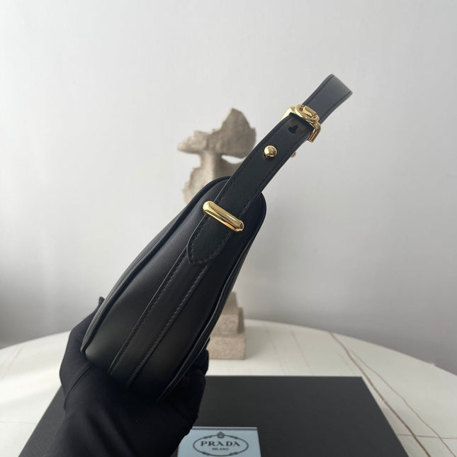 PRA ARQUÉ 22 SHOULDER BAG IN BLACK LEATHER