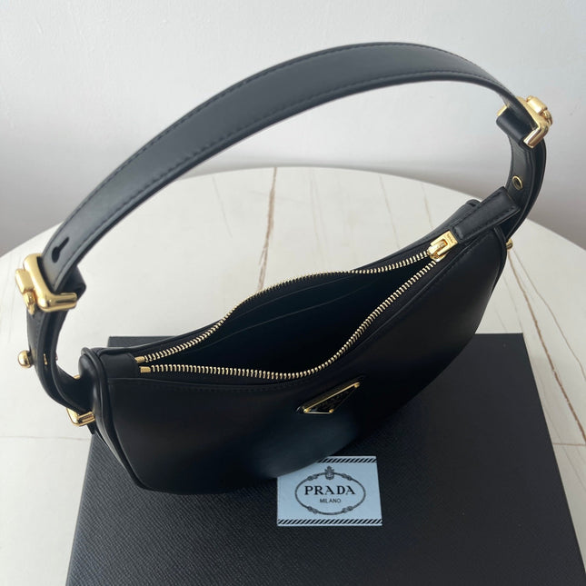 PRA ARQUÉ 22 SHOULDER BAG IN BLACK LEATHER