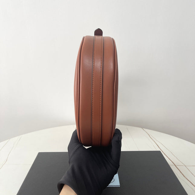 PRA ARQUÉ 22 SHOULDER BAG IN COGNAC BROWN LEATHER