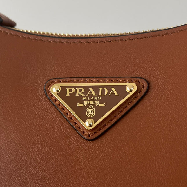 PRA ARQUÉ 22 SHOULDER BAG IN COGNAC BROWN LEATHER