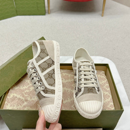 GG TRAINER SCALLOPED TOE LIGHT GRAY DENIM