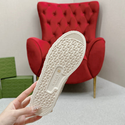 GG TRAINER SCALLOPED TOE LIGHT GRAY DENIM