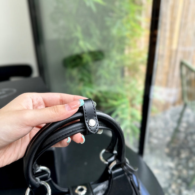 PRA 22 MOON PADDED BAG IN BLACK CALFSKIN WITH STRAP