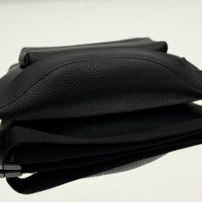 EVERYDAY BELTPACK 40 IN BLACK GRAINED CALFSKIN