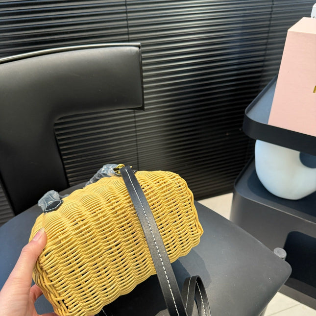 BASKET BAG 18 IN BROWN BEIGE WICKER AND BLACK CALFSKIN TRIM