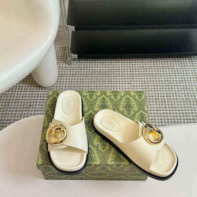 WOMEN'S SLIPPER IN WHITE CALFSKIN WITH GOLD HARDWARE