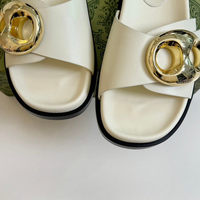 WOMEN'S SLIPPER IN WHITE CALFSKIN WITH GOLD HARDWARE