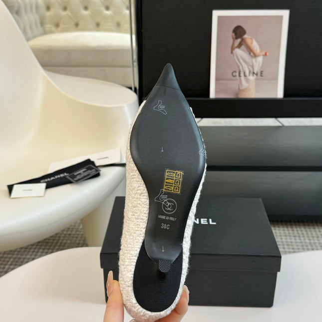 CC MARY JANE IN WHITE TWEED AND BLACK SATIN