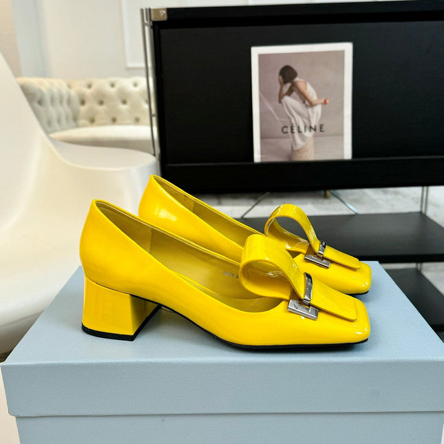 SQUARE TOE PUMPS IN YELLOW GLOSSY CALFSKIN ATTACHED BOW